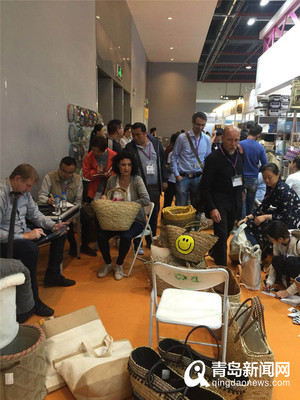 退伍军人肖洪刚 40多岁创业，编织梦想，让草编工艺品走向世界